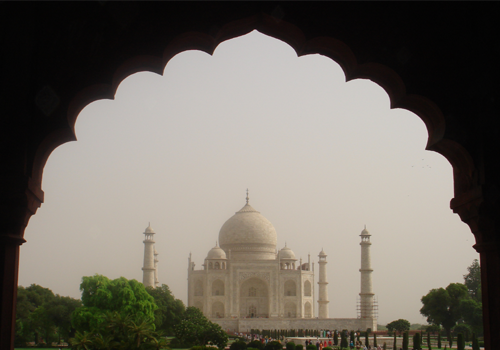 Same Day tour to Agra by Gatimaan Express